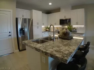 Photo #6: 2056256 Listing 