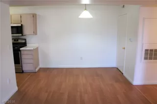 Photo #4: 2056279 Listing 