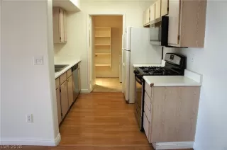 Photo #5: 2056279 Listing 