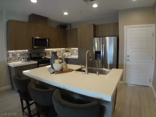 Photo #5: 2056290 Listing