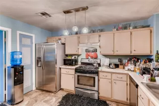 Photo #6: 2056299 Listing