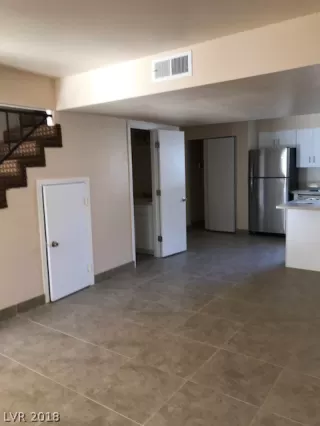 Photo #2: 2056302 Listing 