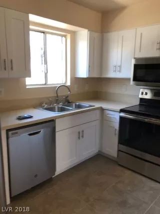 Photo #4: 2056302 Listing 