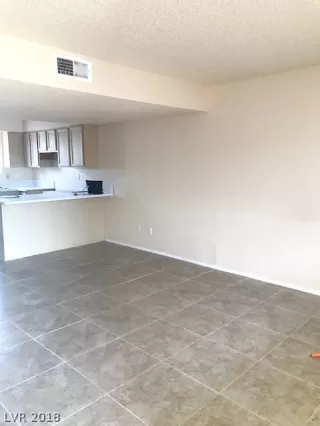 Photo #4: 2056306 Listing 