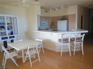 Photo #6: 2056369 Listing 