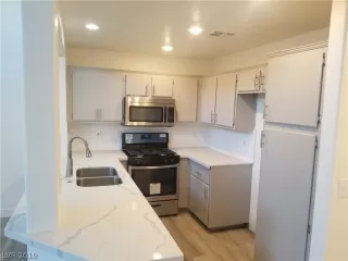 Photo #4: 2056449 Listing