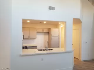 Photo #6: 2056449 Listing