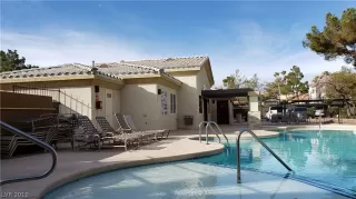 Photo #5: 2056491 Listing