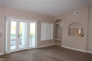 Photo #2: 2056541 Listing 