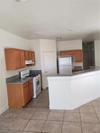 Photo #6: 2056550 Listing 