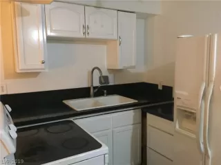 Photo #4: 2056589 Listing