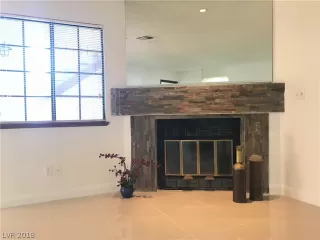 Photo #2: 2056629 Listing 