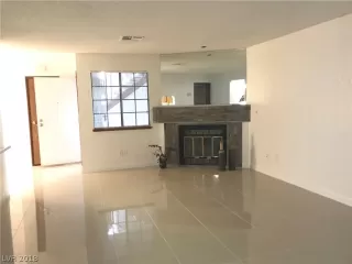 Photo #4: 2056629 Listing 