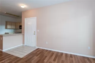 Photo #5: 2056657 Listing