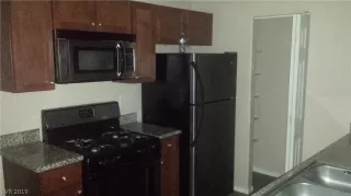 Photo #5: 2056671 Listing