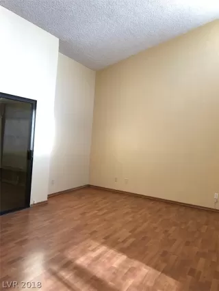 Photo #4: 2056706 Listing 