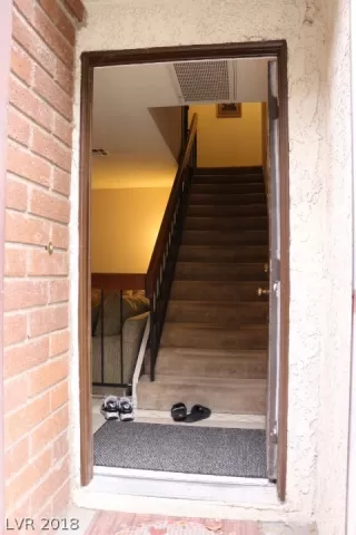 Photo #4: 2056802 Listing 