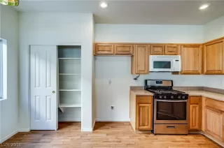 Photo #2: 2056886 Listing