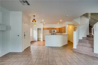 Photo #6: 2056886 Listing