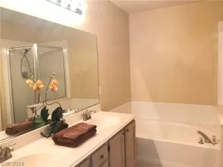 Photo #2: 2056892 Listing 