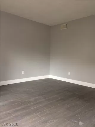 Photo #4: 2057280 Listing 