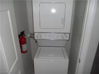 Photo #6: 2057332 Listing 