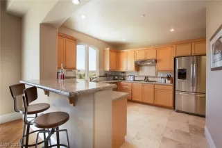 Photo #5: 2057451 Listing 