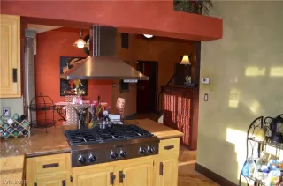 Photo #5: 2057497 Listing 