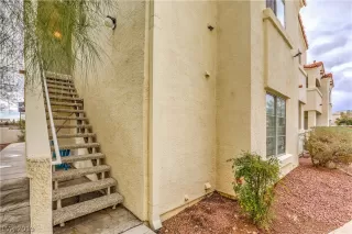 Photo #3: 2057499 Listing