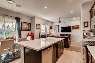 Photo #4: 2057510 Listing 