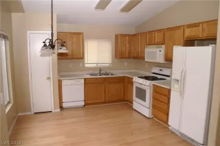 Photo #3: 2057543 Listing