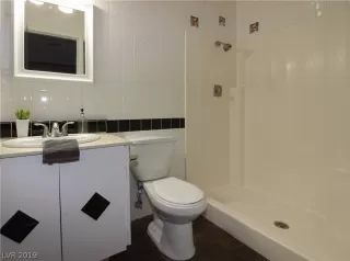 Photo #6: 2057583 Listing