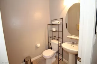 Photo #5: 2057585 Listing