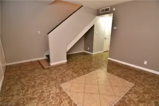 Photo #3: 2057593 Listing 