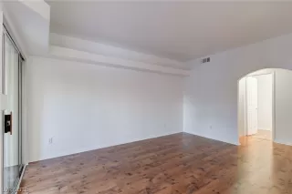 Photo #6: 2057598 Listing