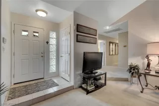 Photo #3: 2057666 Listing