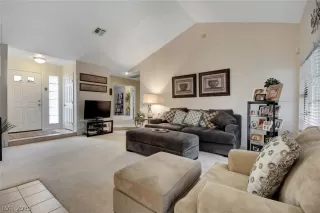 Photo #4: 2057666 Listing