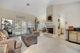 Photo #5: 2057666 Listing