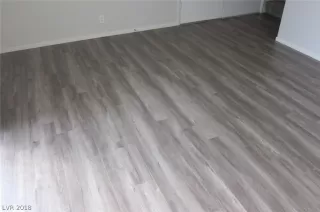 Photo #6: 2057697 Listing