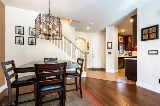 Photo #4: 2057706 Listing