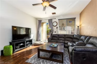 Photo #6: 2057706 Listing