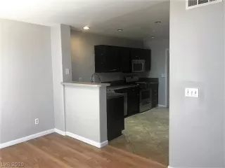 Photo #5: 2057730 Listing 