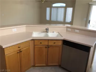 Photo #4: 2057743 Listing 