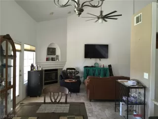 Photo #4: 2057791 Listing