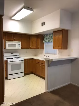 Photo #3: 2057825 Listing 