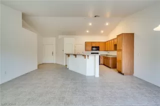 Photo #6: 2057850 Listing 