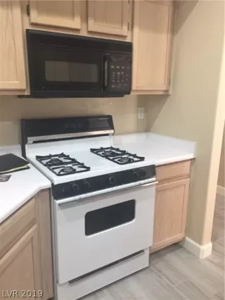 Photo #6: 2057861 Listing 