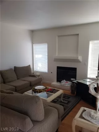 Photo #5: 2057891 Listing