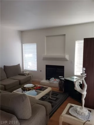 Photo #6: 2057891 Listing