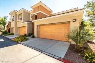 Photo #3: 2057908 Listing